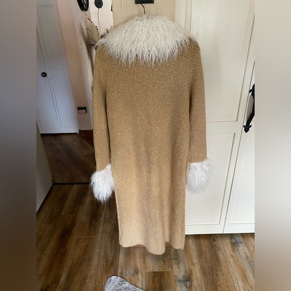 Free people fur sweater BNWOT - Picture 4 of 6